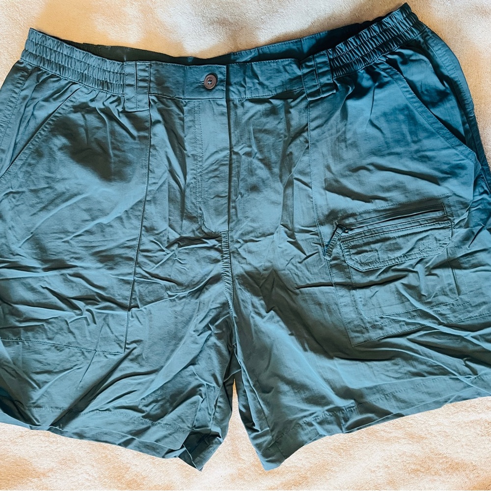 Bass Pro Shops women’s Blue Cargo Shorts